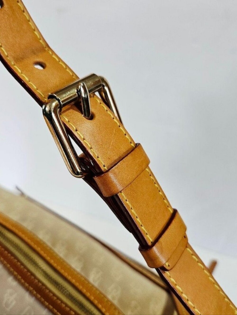 VTG Dooney & Bourke Signature Cream Canvas Hobo  Shoulder Bag with Tan Trim Y2K - Picture 5 of 8